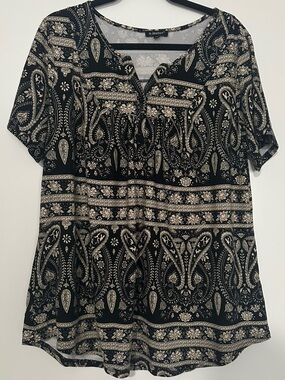 A.Jesdani Short-Sleeve Henley Paisley Tunic Blouse.